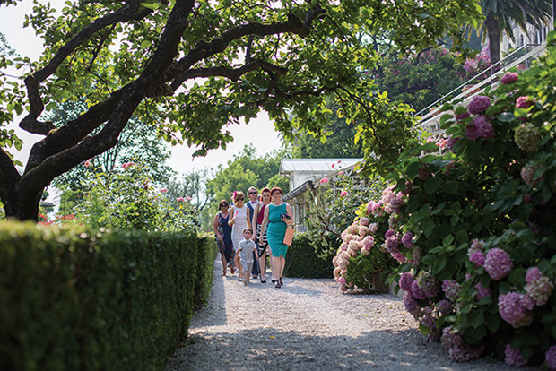 Beautiful Real Wedding on Garda Island | onefabday.com