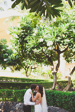 Beautiful Hawaii wedding by Couple Cups | onefabday.com