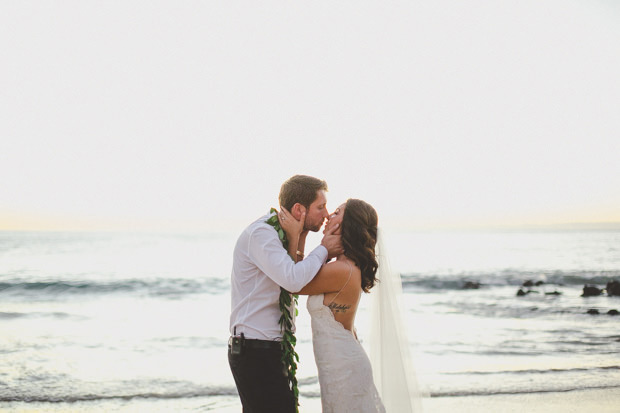 Beautiful Hawaii wedding by Couple Cups | onefabday.com