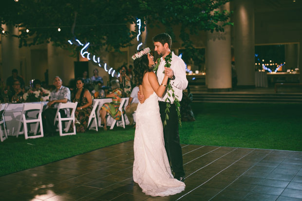 Beautiful Hawaii wedding by Couple Cups | onefabday.com