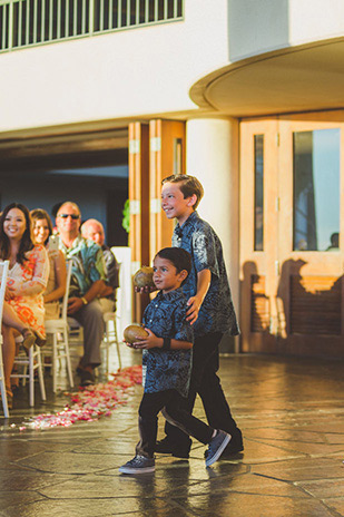 Beautiful beach wedding by Couple Cups | onefabday.com