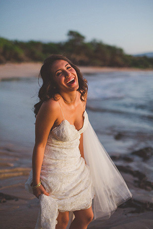 Beautiful Hawaii wedding by Couple Cups | onefabday.com