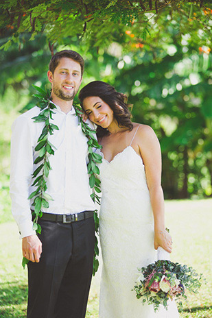 Beautiful Hawaii wedding by Couple Cups | onefabday.com