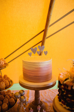 Beautiful tipi wedding by The Lous Photography | onefabday.com