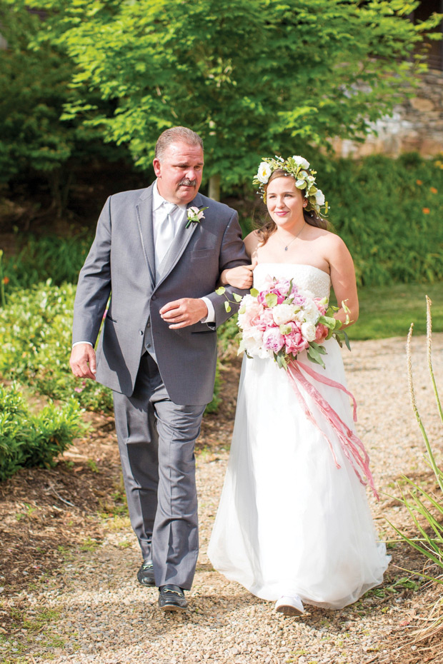 Pretty peach and lemon wedding by Hope Taylor Photography // onefabday.com