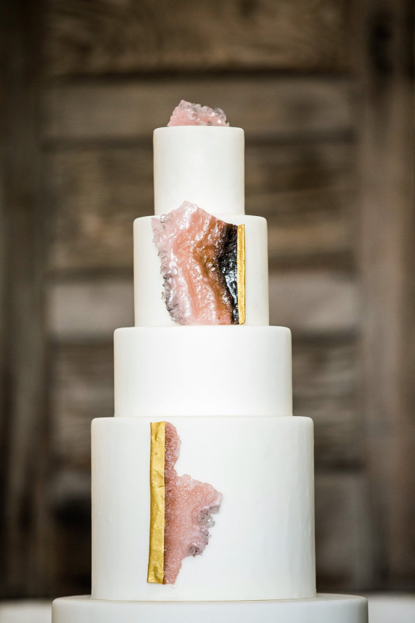 Statement Geode Wedding Cakes | onefabday.com