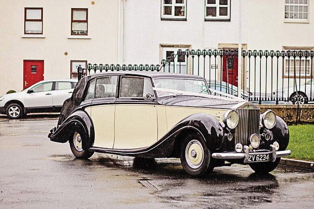 Pretty Borris House wedding by Katie Kav Photography // onefabday.com