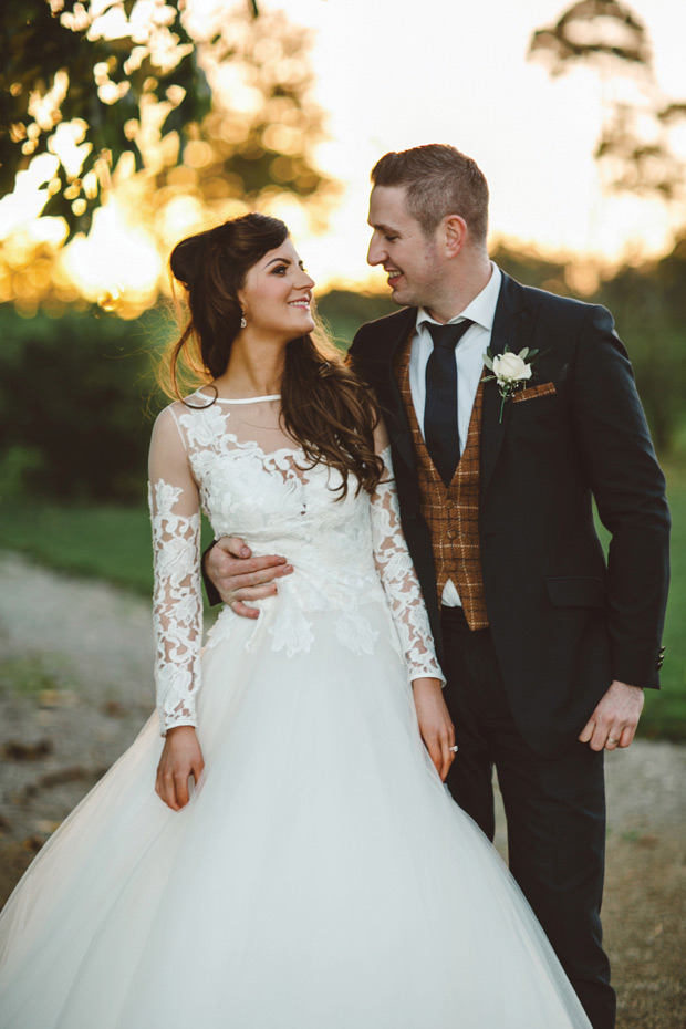 Beautiful Castle Bellingham wedding by Hannah McKernan Photography // onefabday.com