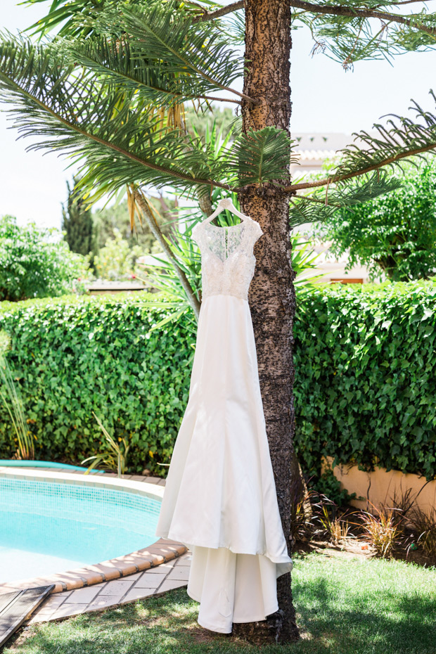 Pretty Irish Wedding in the Algarve Wedding by Passionate Wedding // onefabday.com