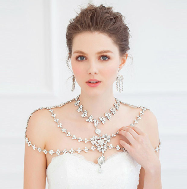 The hottest bridal trend // bridal shoulder jewellery // see them all on onefabday.com