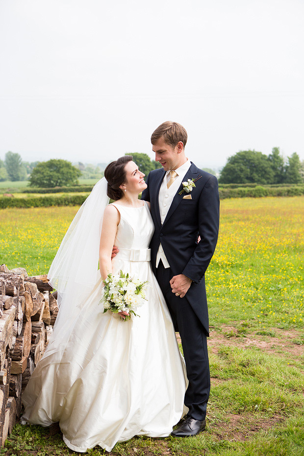 Pretty English at Home Wedding by Lily and Frank Photography // onefabday.com