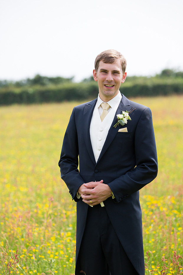 Pretty English at Home Wedding by Lily and Frank Photography // onefabday.com