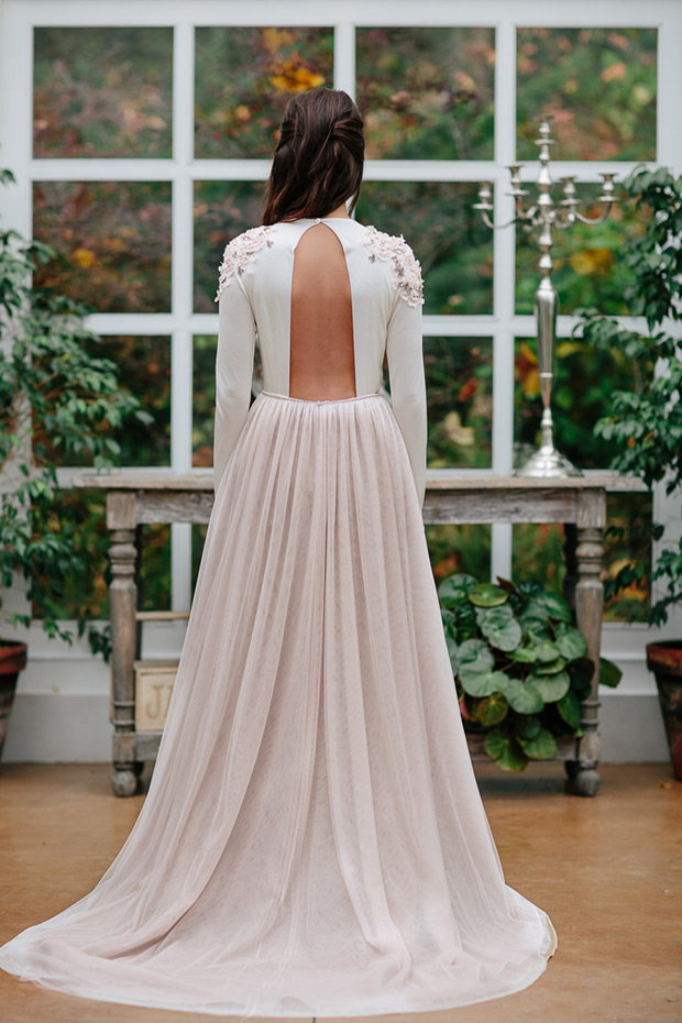 Lourizan wedding dress from Oh Que Luna 2016 Collection - Blush wedding dress with open back -  see the rest of the collection on onefabday.com