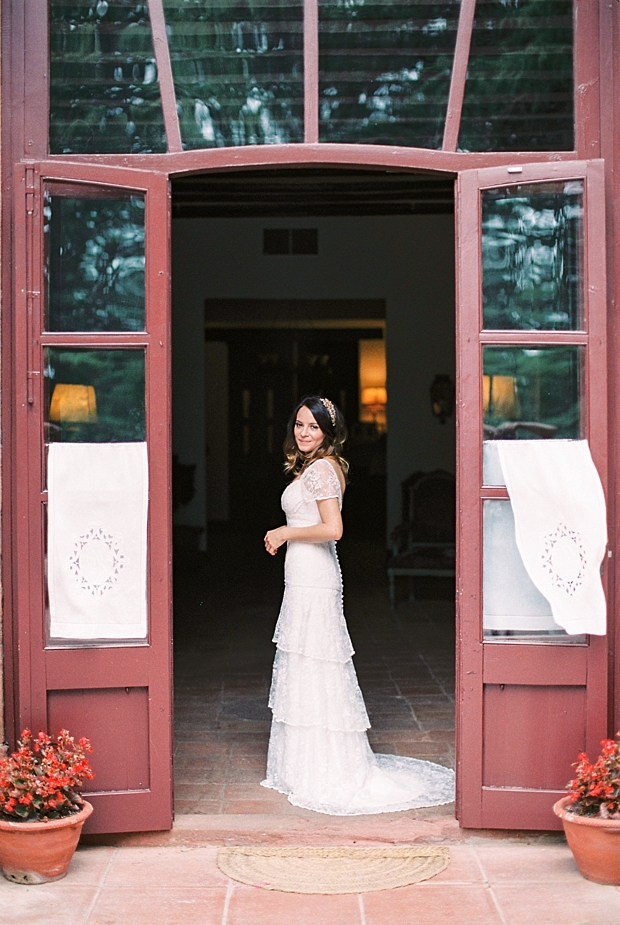 Beautiful Outdoor Wedding in Barcelona by En Route Photography // onefabday.com