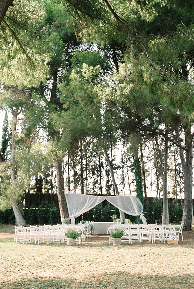 Beautiful Outdoor Wedding in Barcelona by En Route Photography // onefabday.com