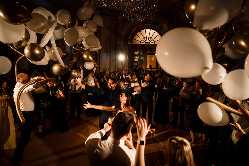 balloon drop new year's eve wedding ideas