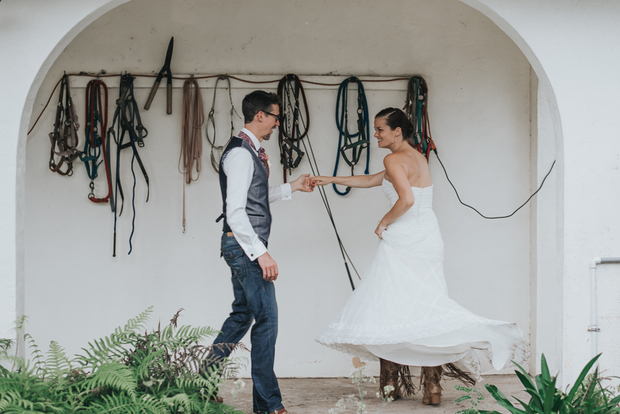 Beautiful Boho-Barn Wedding by Regina The Photographer / onefabday.com