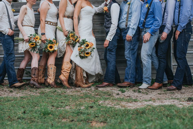 Beautiful Boho-Barn Wedding by Regina The Photographer / onefabday.com