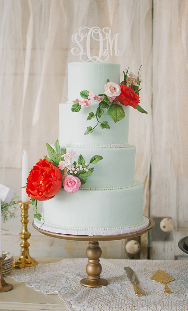 Blue Wedding Cake // Wedding Cake Trends // onefabday.com