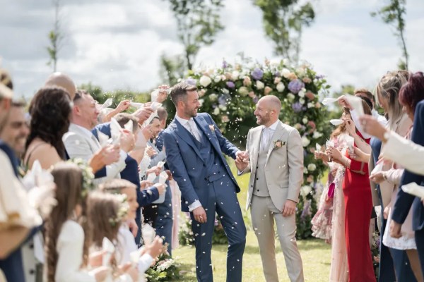 Amazing Wedding Confetti Pictures | See more on onefabday-com