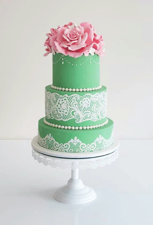 Green Wedding Cake // Wedding Cake Trends // onefabday.com