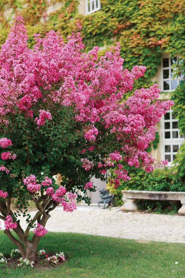 Pretty pink wedding at Chateau de la Ligne // onefabday.com