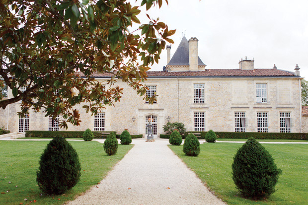 Pretty pink wedding at Chateau de la Ligne // onefabday.com