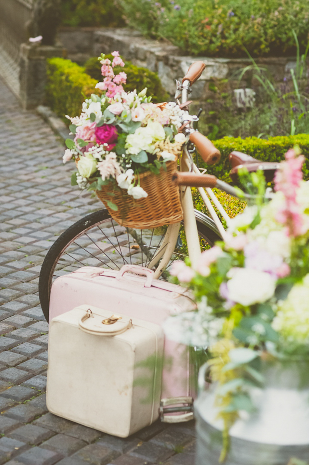 Vintage Inspired Cliff at Lyons real wedding by Kevin Morris Photography // onefabday.com