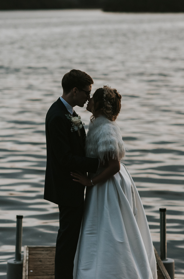 Winter Virginia Park Lodge Wedding by Louise Scott Photography // onefabday.com