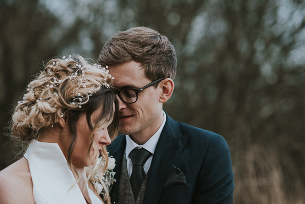 Winter Virginia Park Lodge Wedding by Louise Scott Photography // onefabday.com