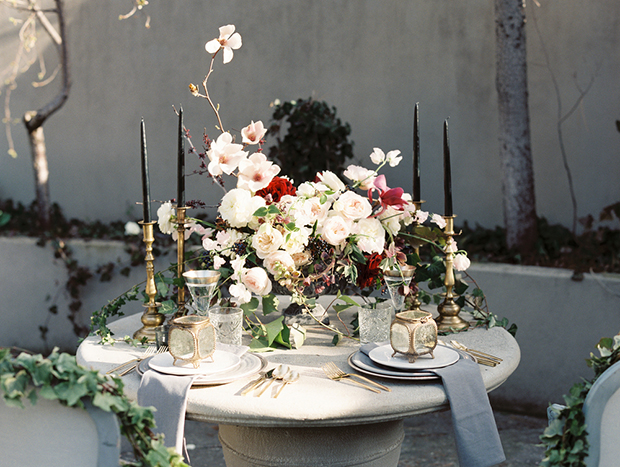 22 Gorgeous Oversized Floral Centrepieces // see them all on onefabday.com