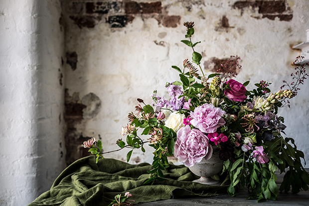 22 Gorgeous Oversized Floral Centrepieces // see them all on onefabday.com