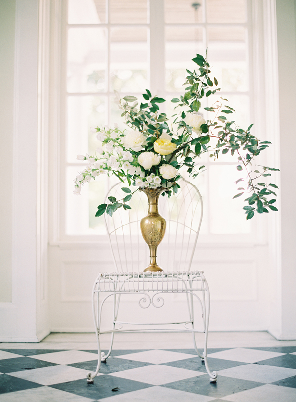 22 Gorgeous Oversized Floral Centrepieces // see them all on onefabday.com