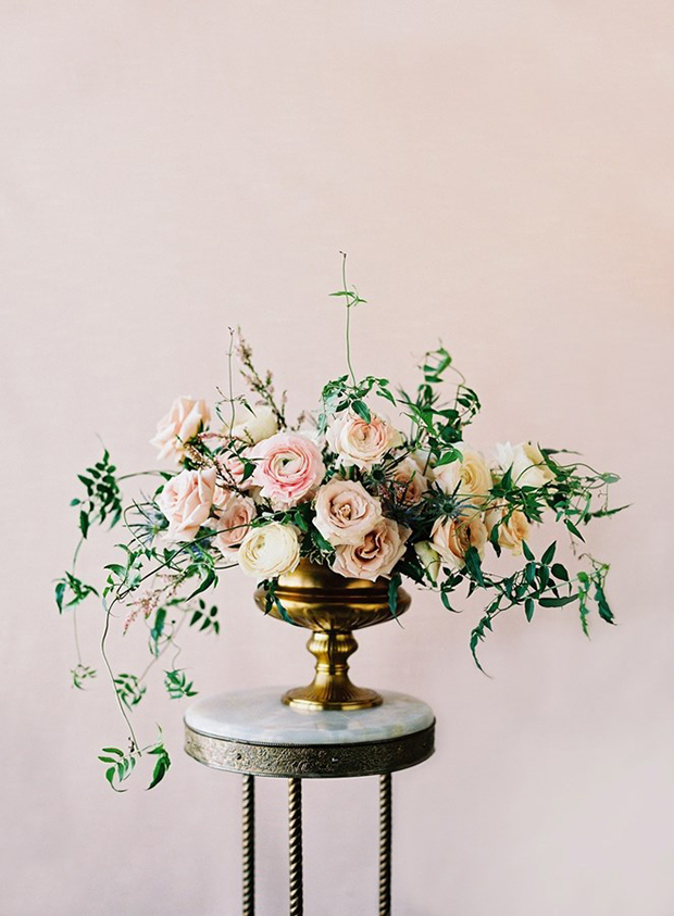 22 Gorgeous Oversized Floral Centrepieces // see them all on onefabday.com