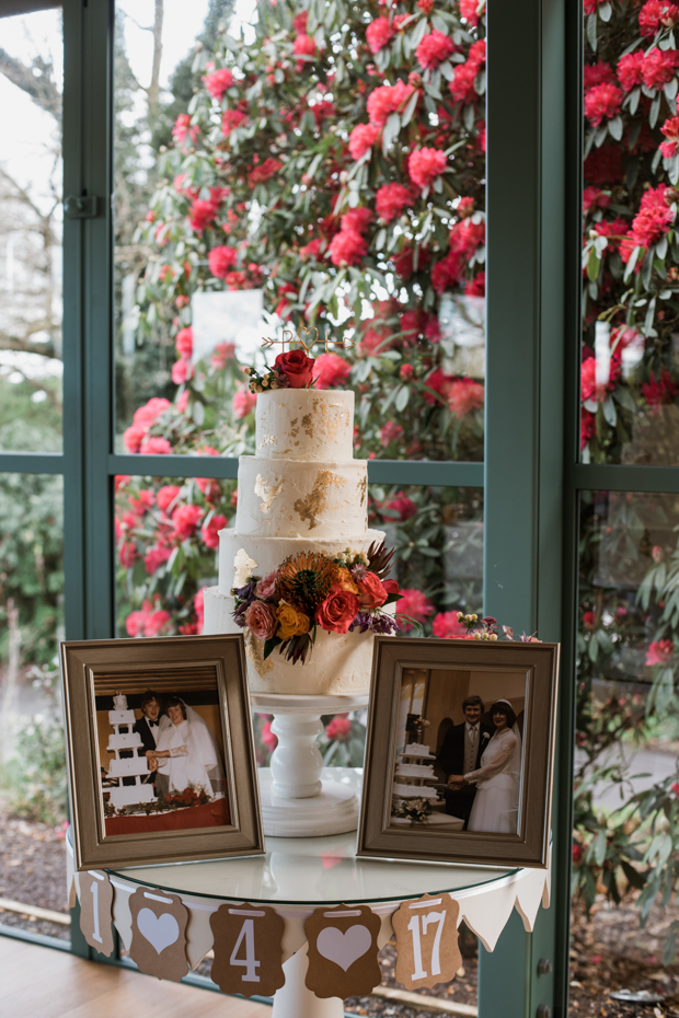 Virginia Park Lodge Wedding by Elaine Barker Photography | onefabday.com