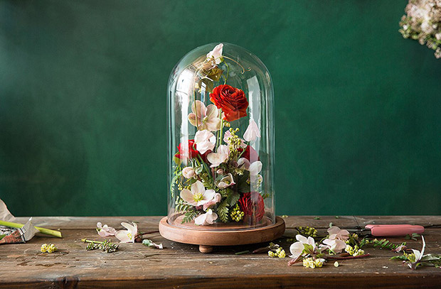 Bell Jar and Cloche Floral Centrepiece Ideas | see them all on onefabday-com.go-vip.net