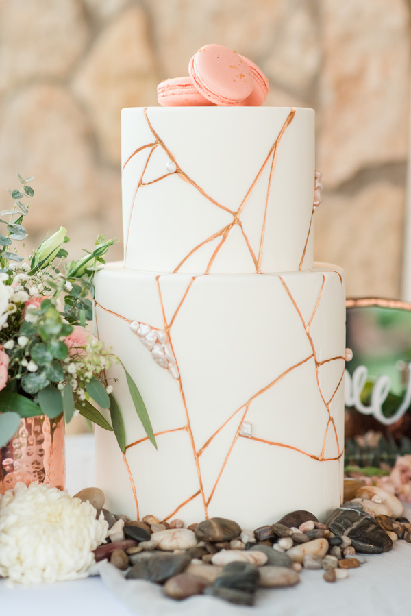 Copper and rose gold wedding cakes | see them all on onefabday.com