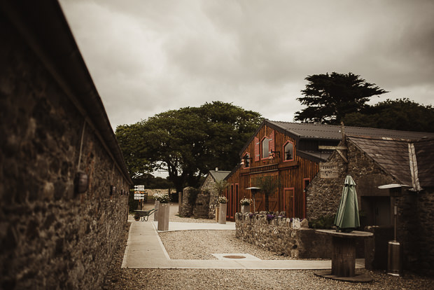 Rustic Segrave Barns wedding by Tomasz Kornas | onefabday.com