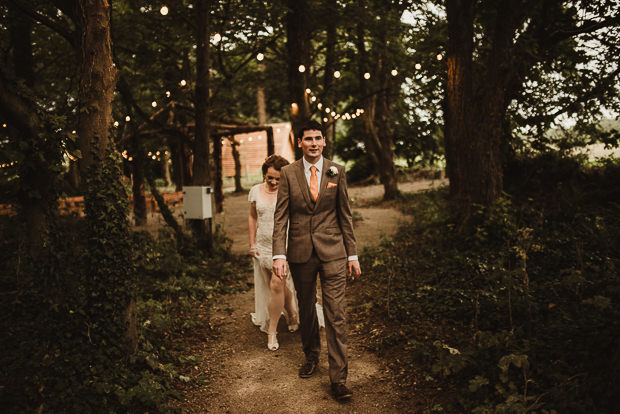 Rustic Segrave Barns wedding by Tomasz Kornas | onefabday.com