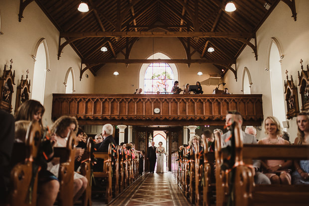 Rustic Segrave Barns wedding by Tomasz Kornas | onefabday.com