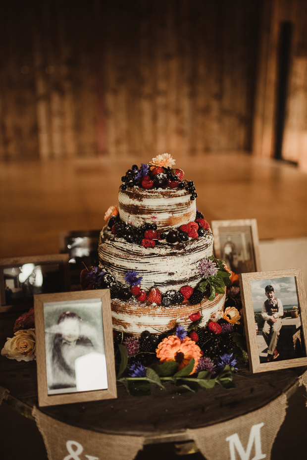 Rustic Segrave Barns wedding by Tomasz Kornas | onefabday.com