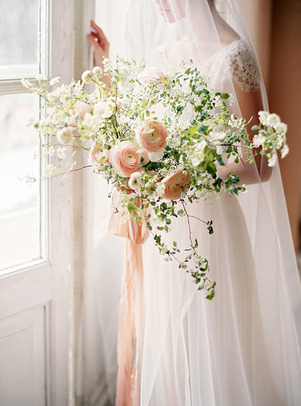 Bouquets with the Wow Factor: 21 Oversized Bridal Bouquets | onefabday.com