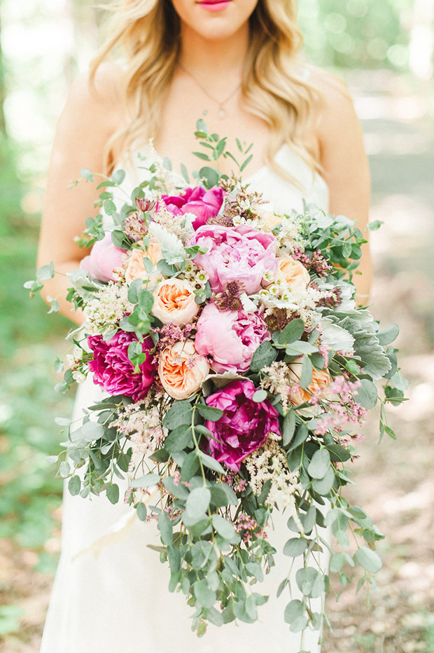 Bouquets with the Wow Factor: 21 Oversized Bridal Bouquets | onefabday.com