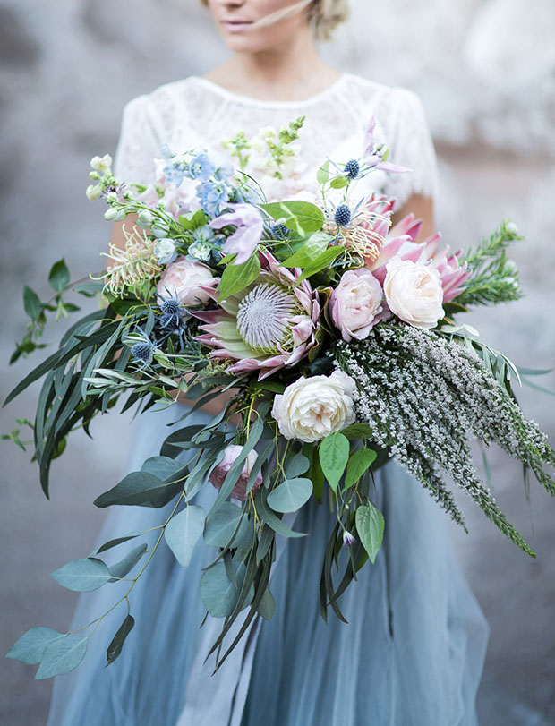 Bouquets with the Wow Factor: 21 Oversized Bridal Bouquets | onefabday.com