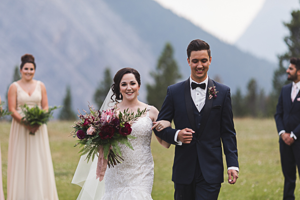 Tunnel Mountain Reservoir Wedding by Jill Coursen Photography | wwwonefabday.com