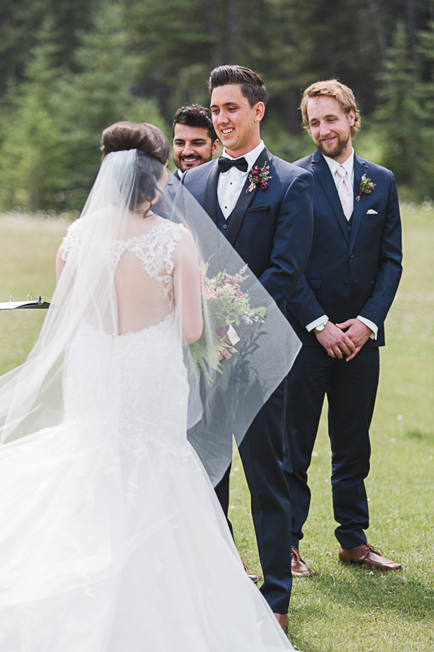 Tunnel Mountain Reservoir Wedding by Jill Coursen Photography | wwwonefabday.com