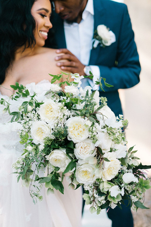 Bouquets with the Wow Factor: 21 Oversized Bridal Bouquets | onefabday.com