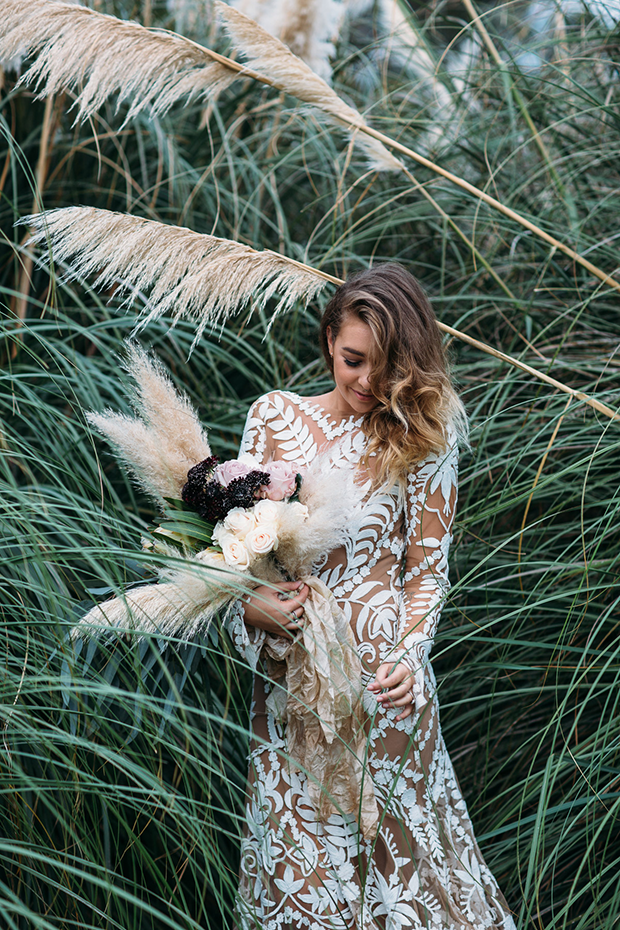 25 Ideas and Inspiration for using Pampas Grass for your wedding | see them all on onefabday.com