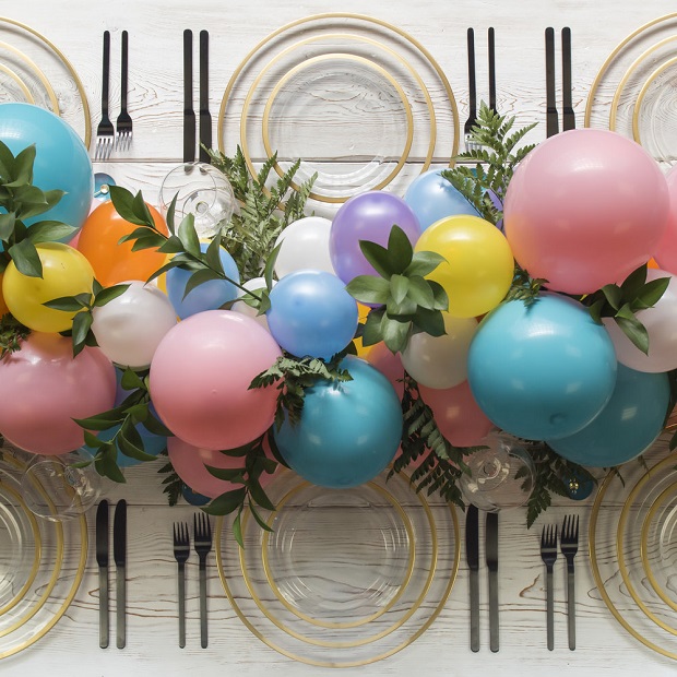 balloon wedding tablescapes