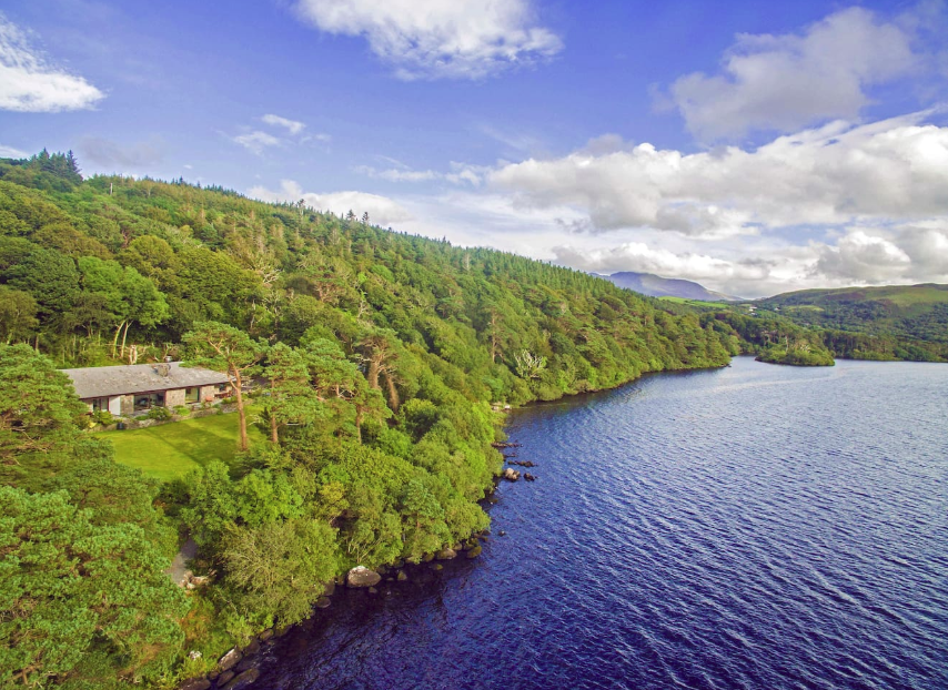 Airbnbs in Ireland Hen Party Stag Night Luxury Lakefront House (4)